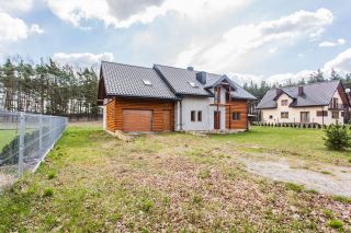 Uroczy | stan deweloperski | technologia tradycyjna
Dom na sprzedaż
Powierzchnia: 214,80 m2
Rok budowy: 2020
CHECHŁO / OLKUSZ